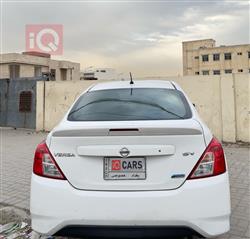 نيسان فيرسا